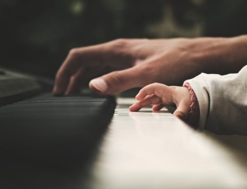 Cómo enseñar música a mi bebé y estimularlo desde el respeto